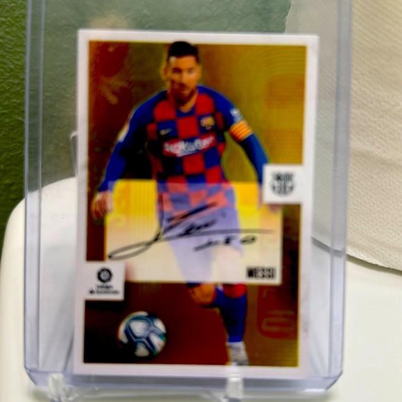 Lionel Messi 2023 Panini Auto Gold Card out of 10 - Picture 1 of 5